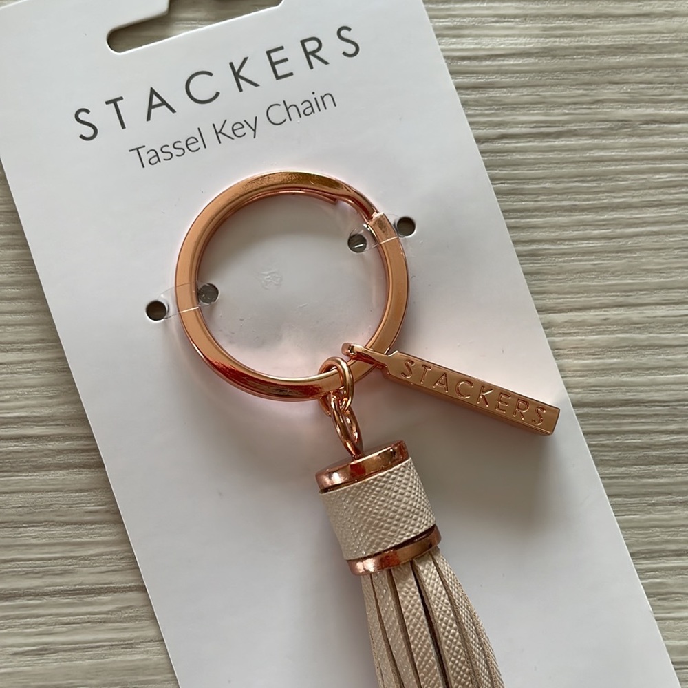 Stackers Tassel Key Chain - Picture 2 of 4